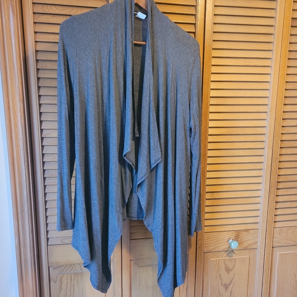 Cha Cha Vente Grey Strechty Flowy Cardigan - Picture 1 of 3